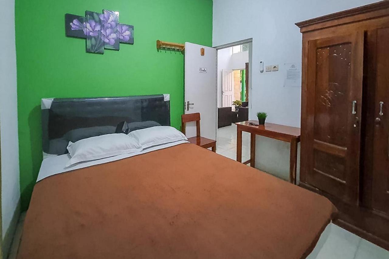 Syafa Homestay Syariah Mitra Reddoorz Tuban  المظهر الخارجي الصورة