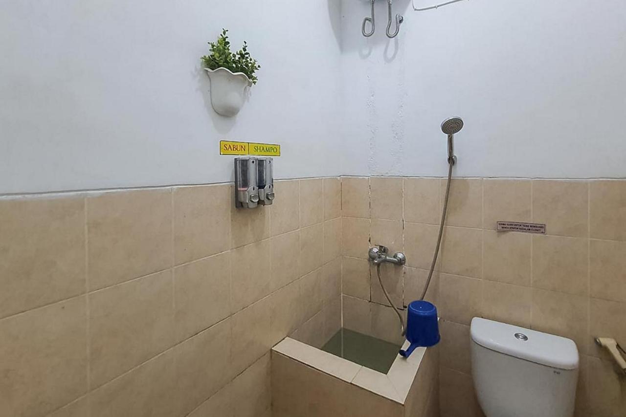 Syafa Homestay Syariah Mitra Reddoorz Tuban  المظهر الخارجي الصورة
