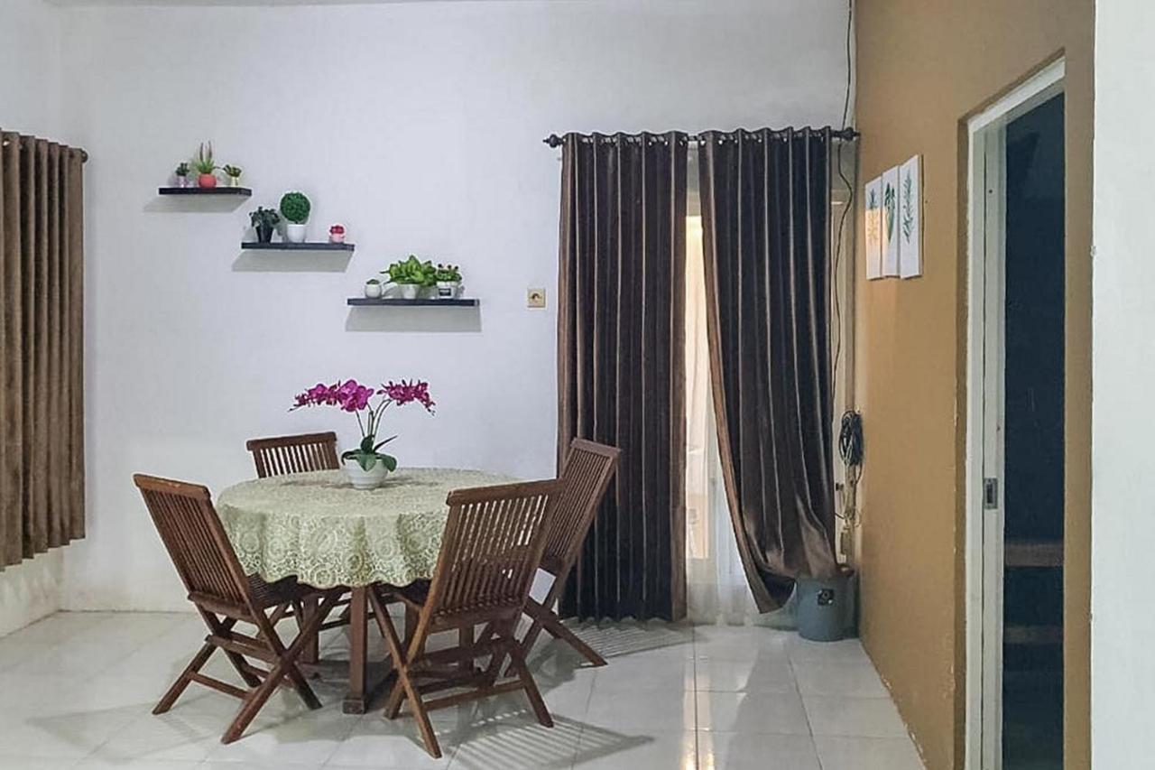 Syafa Homestay Syariah Mitra Reddoorz Tuban  المظهر الخارجي الصورة