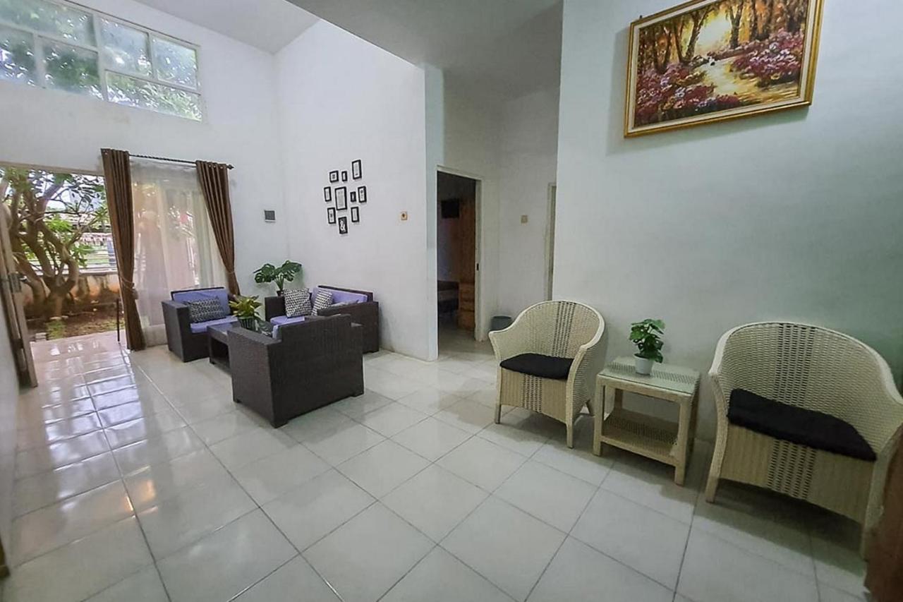 Syafa Homestay Syariah Mitra Reddoorz Tuban  المظهر الخارجي الصورة
