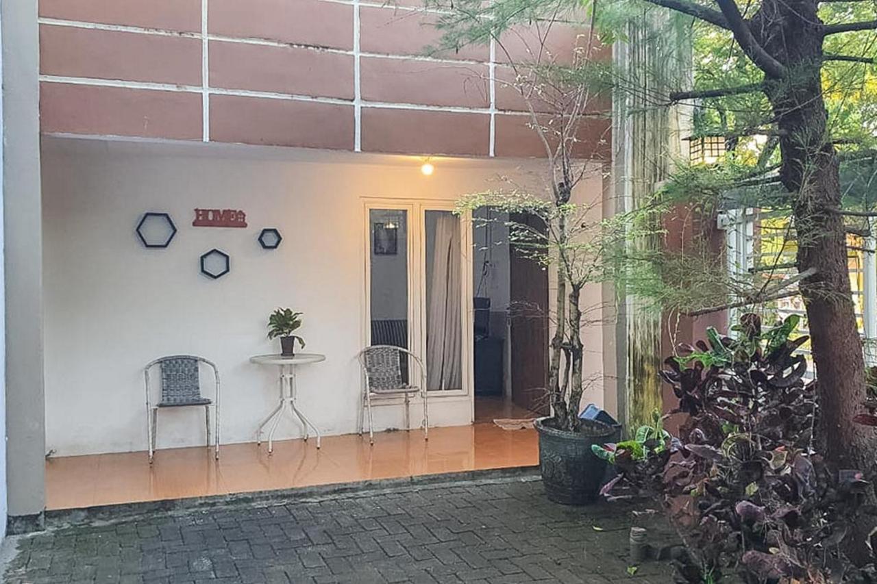 Syafa Homestay Syariah Mitra Reddoorz Tuban  المظهر الخارجي الصورة